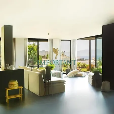 Chic Oasis By Important Group Travel Hotel